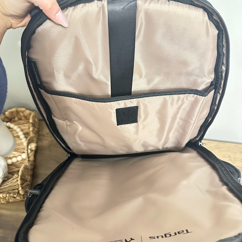 Targus Black Backpack - image 8